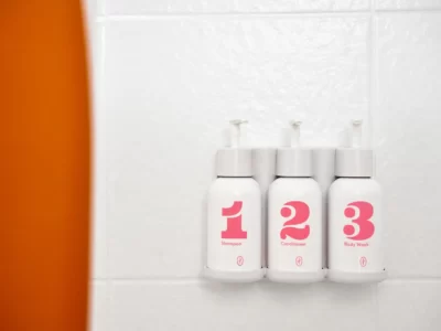 Rooms balcony with view pools.